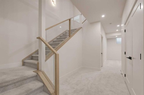 2812 35 Street Sw, Calgary, AB - Indoor Photo Showing Other Room