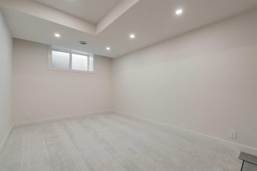 2812 35 Street Sw, Calgary, AB - Indoor