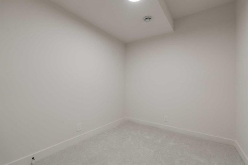 2812 35 Street Sw, Calgary, AB - Indoor Photo Showing Other Room