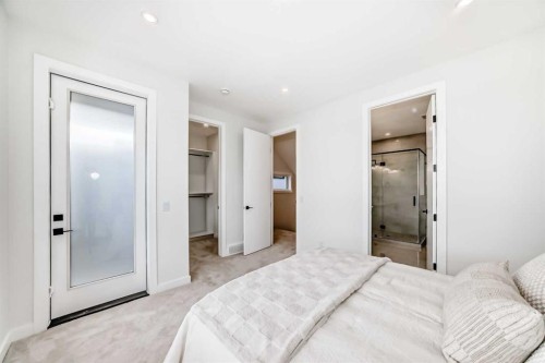 39B Moncton Road Ne, Calgary, AB - Indoor Photo Showing Bedroom