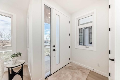 39B Moncton Road Ne, Calgary, AB - Indoor Photo Showing Other Room