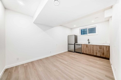 39B Moncton Road Ne, Calgary, AB - Indoor Photo Showing Other Room