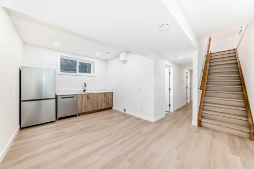 39B Moncton Road Ne, Calgary, AB - Indoor Photo Showing Other Room