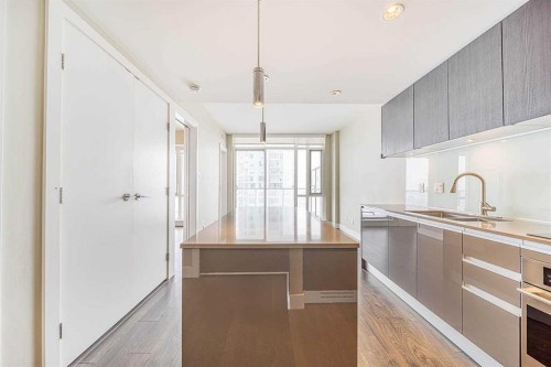 2203-1122 3 Street Se, Calgary, AB - Indoor Photo Showing Kitchen With Upgraded Kitchen