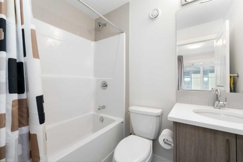 364 Seton Villas Se, Calgary, AB - Indoor Photo Showing Bathroom