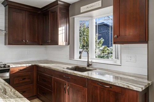 215 Edgemont Place Nw, Calgary, AB - Indoor Photo Showing Kitchen