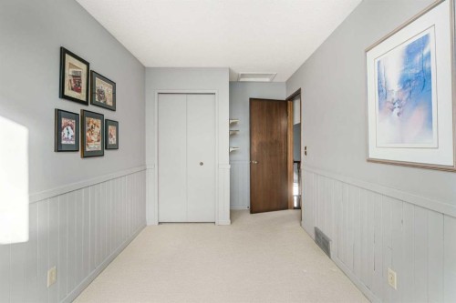 215 Edgemont Place Nw, Calgary, AB - Indoor Photo Showing Other Room