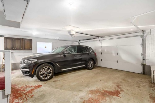215 Edgemont Place Nw, Calgary, AB - Indoor Photo Showing Garage
