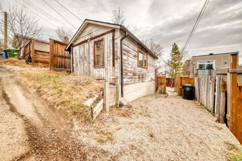 3835 Parkhill Street Sw, Calgary, AB - Outdoor