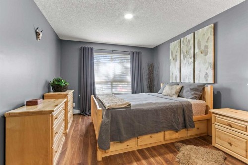 116-5115 Richard Road Sw, Calgary, AB - Indoor Photo Showing Bedroom
