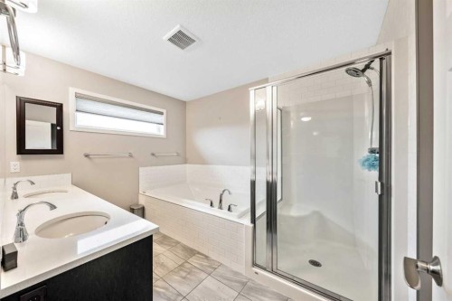 75 Fireside Crescent, Cochrane, AB - Indoor Photo Showing Bathroom
