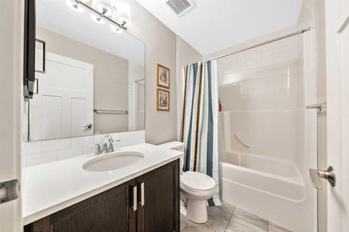 75 Fireside Crescent, Cochrane, AB - Indoor Photo Showing Bathroom