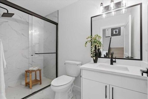 128 Deermoss Crescent Se, Calgary, AB - Indoor Photo Showing Bathroom