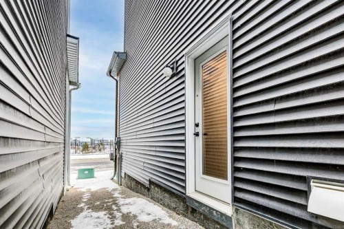 184 Rowmont Boulevard Nw, Calgary, AB - Outdoor