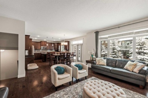 6 Crestridge Mews Sw, Calgary, AB - Indoor Photo Showing Living Room