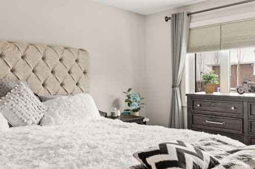 6 Crestridge Mews Sw, Calgary, AB - Indoor Photo Showing Bedroom