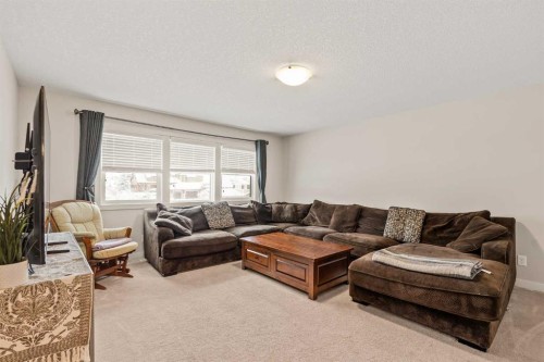 6 Crestridge Mews Sw, Calgary, AB - Indoor Photo Showing Living Room