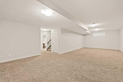 6 Crestridge Mews Sw, Calgary, AB - Indoor Photo Showing Other Room