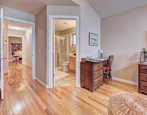 73 Cresthaven View Sw, Calgary, AB - Indoor