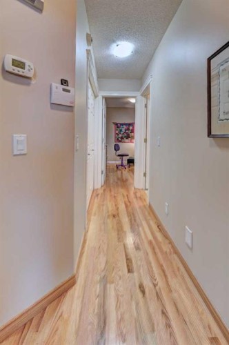 73 Cresthaven View Sw, Calgary, AB - Indoor Photo Showing Other Room