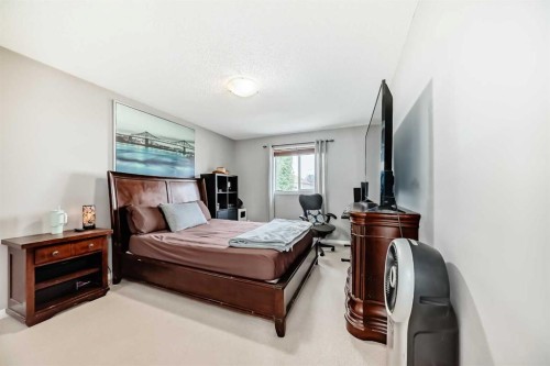 127 Covepark Green Ne, Calgary, AB - Indoor Photo Showing Bedroom