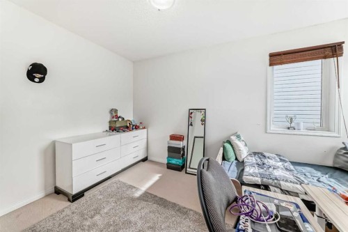 127 Covepark Green Ne, Calgary, AB - Indoor Photo Showing Bedroom