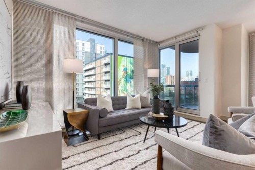 500-817 15 Avenue Sw, Calgary, AB - Indoor Photo Showing Living Room