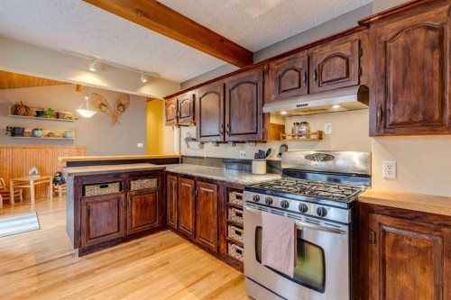 51 Manyhorses Drive, Rural Rocky View County, AB - Indoor Photo Showing Kitchen