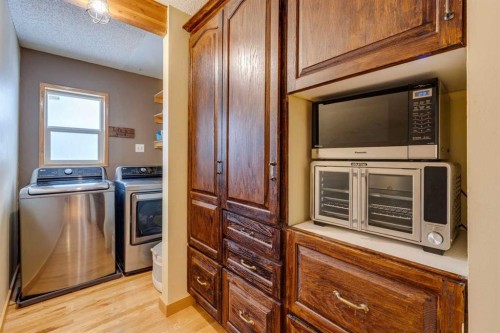 51 Manyhorses Drive, Rural Rocky View County, AB - Indoor Photo Showing Laundry Room