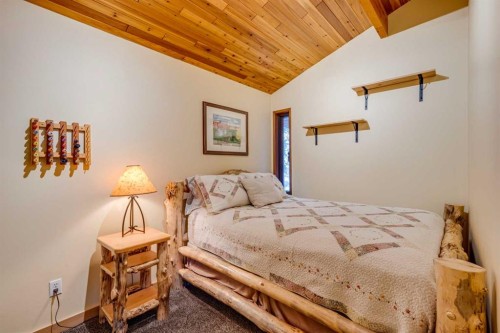 51 Manyhorses Drive, Rural Rocky View County, AB - Indoor Photo Showing Bedroom