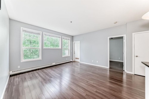 209-1000 Applevillage Court Se, Calgary, AB - Indoor Photo Showing Other Room