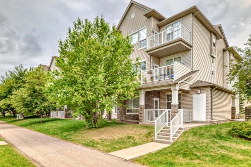 209-1000 Applevillage Court Se, Calgary, AB - Outdoor With Balcony
