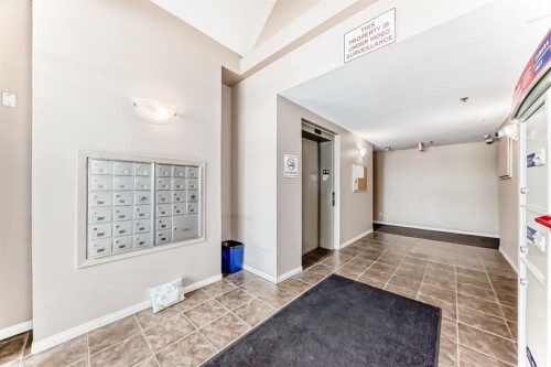 209-1000 Applevillage Court Se, Calgary, AB - Indoor Photo Showing Other Room