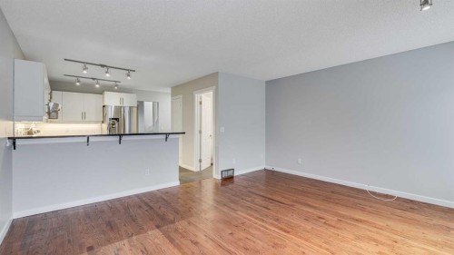 3667 Sierra Morena Road Sw, Calgary, AB - Indoor Photo Showing Other Room