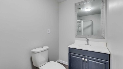 3667 Sierra Morena Road Sw, Calgary, AB - Indoor Photo Showing Bathroom