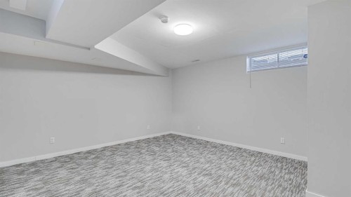 3667 Sierra Morena Road Sw, Calgary, AB - Indoor Photo Showing Other Room