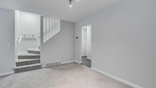 3667 Sierra Morena Road Sw, Calgary, AB - Indoor Photo Showing Other Room