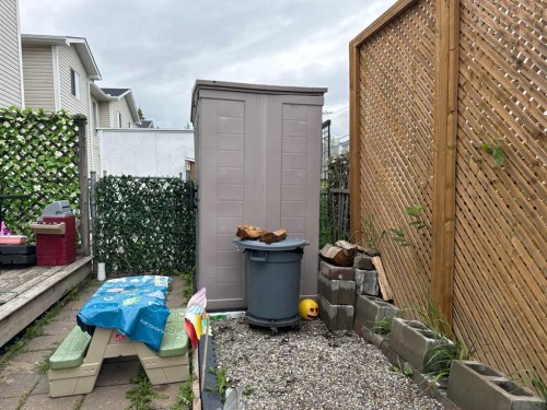 8-304 Ross Avenue, Cochrane, AB - Outdoor With Exterior