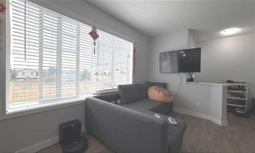 8-304 Ross Avenue, Cochrane, AB - Indoor