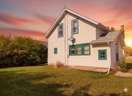 2111 19 Street, Nanton, AB - Outdoor