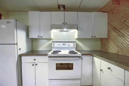 164 Faldale Close Ne, Calgary, AB - Indoor Photo Showing Kitchen