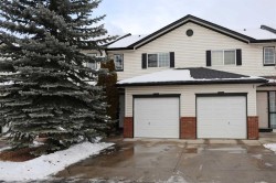 322 Country Village Cape NE Calgary, AB T3K 5X2
