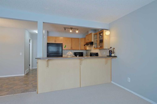322 Country Village Cape Ne, Calgary, AB - Indoor Photo Showing Kitchen