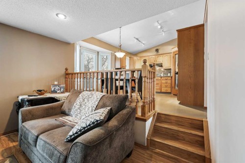 1208 Sunvista Way Se, Calgary, AB - Indoor