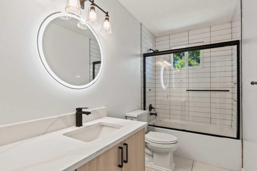 856 Rundlecairn Way Ne, Calgary, AB - Indoor Photo Showing Bathroom