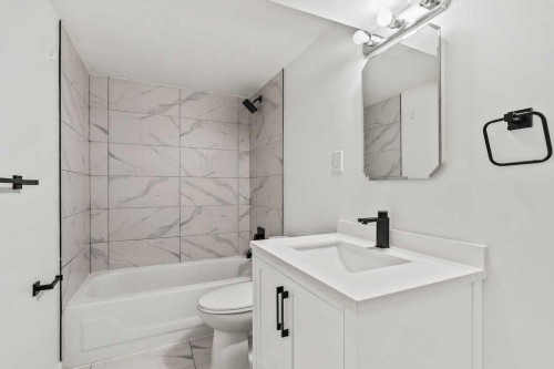 856 Rundlecairn Way Ne, Calgary, AB - Indoor Photo Showing Bathroom