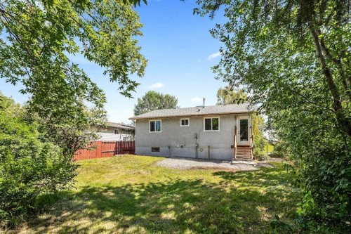 856 Rundlecairn Way Ne, Calgary, AB - Outdoor