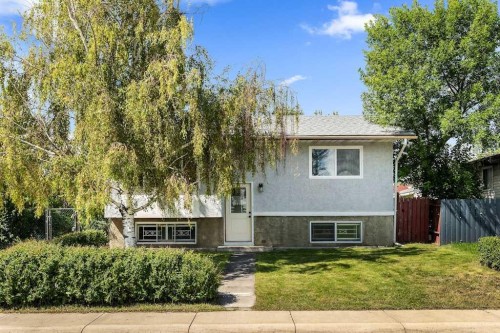 856 Rundlecairn Way Ne, Calgary, AB - Outdoor