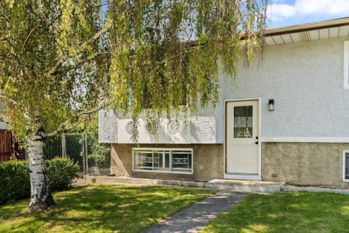 856 Rundlecairn Way Ne, Calgary, AB - Outdoor