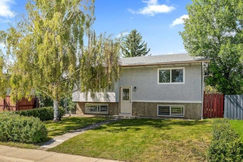 856 Rundlecairn Way Ne, Calgary, AB - Outdoor